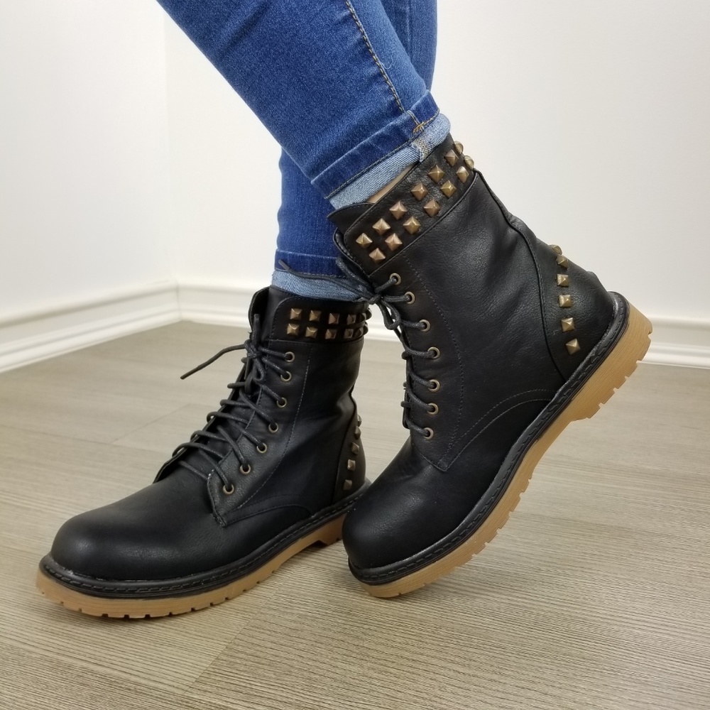 Rocker chick laced up combat boots w/ metal studs - Picture 3 of 8